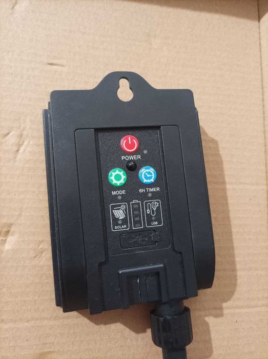 Вулична герлянда, на сонячній панелі