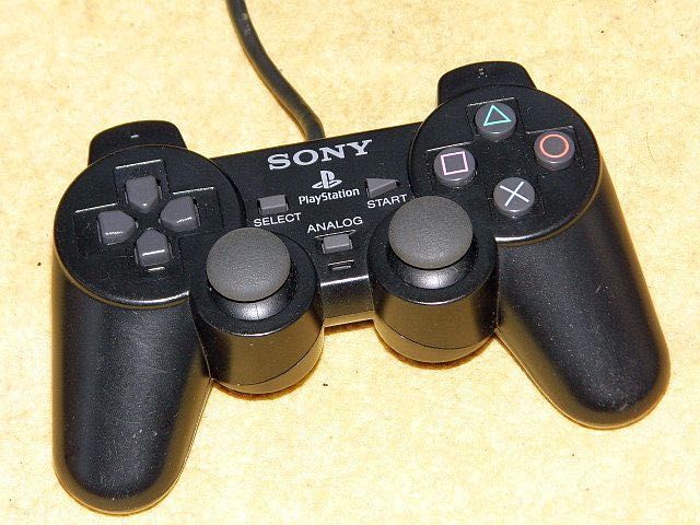 Oryginalny pad do konsoli Sony PlayStation 2