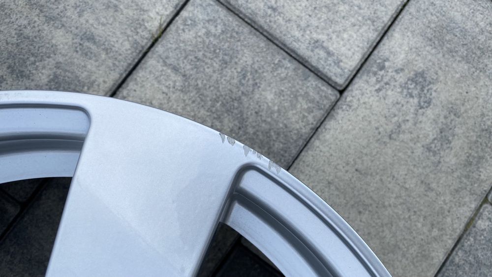 Felgi aluminiowe Dezent do Peugeot 308 5x108 15 cali