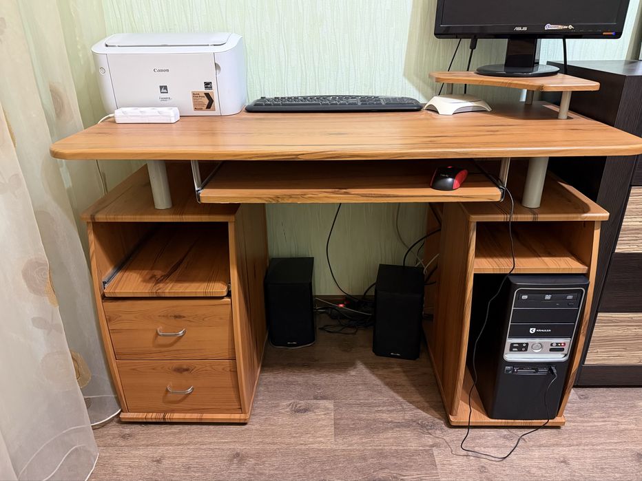 Продам письмовий / комп’ютерний стіл