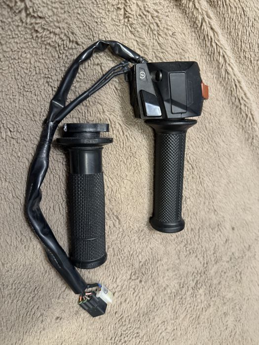 Manetka+ rączka ktm rc 125