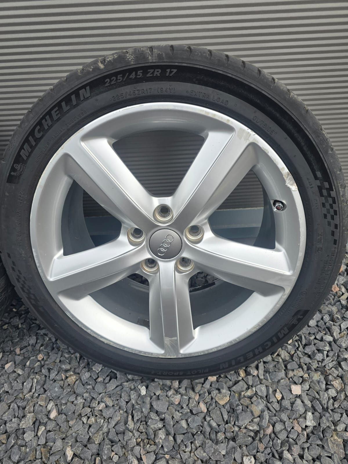 Audi A3 KOŁA 17" felgi 5x112 ET 56 opony 225/45