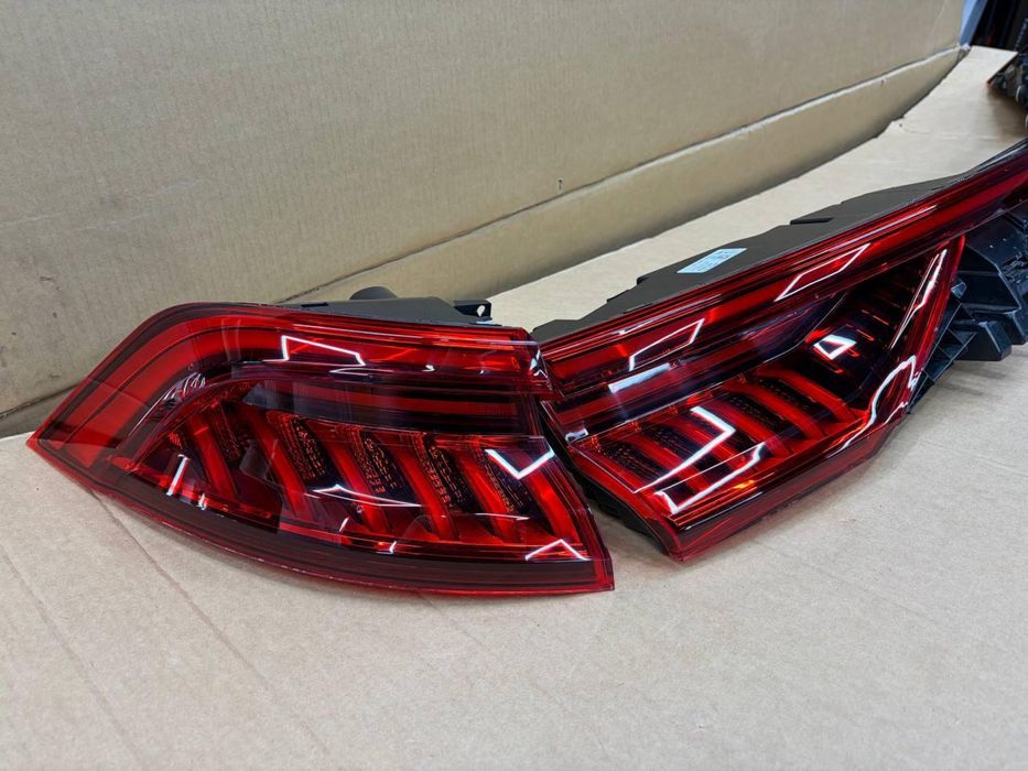 Задние фары AUDI Q8