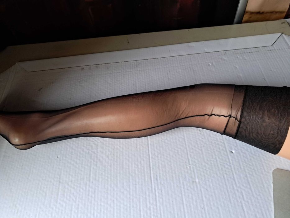 Pończochy samonośne