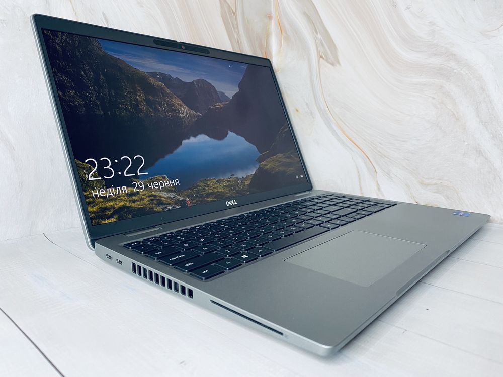 ‼️IrisXe Graphics‼️Dell Latitude 5520 15.6ʼFHD ips i7-1185G7 16/256