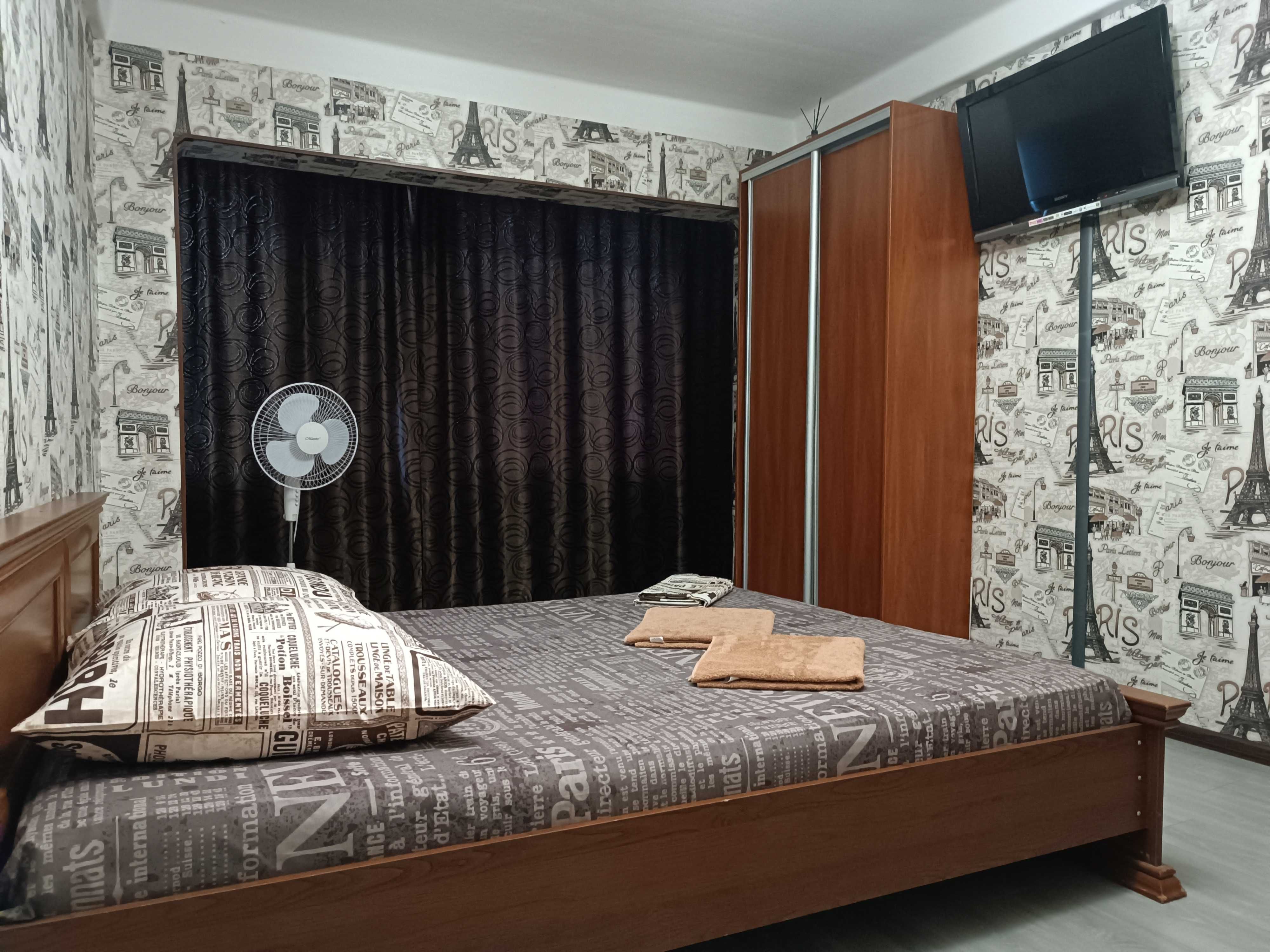 ТЦ "Oasis" метро "Героїв Дніпра" 1-хв ходьби.  пр.Оболонський-43.