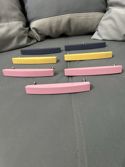 Vendo puxadores para quarto de crianca.