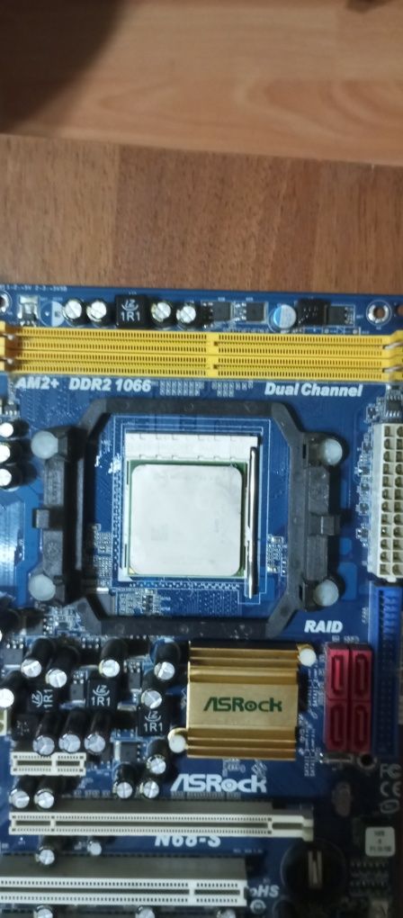 Відеокарта AX770 1GBD5 та материнська плата N68-S AM2 ASRock неробоча