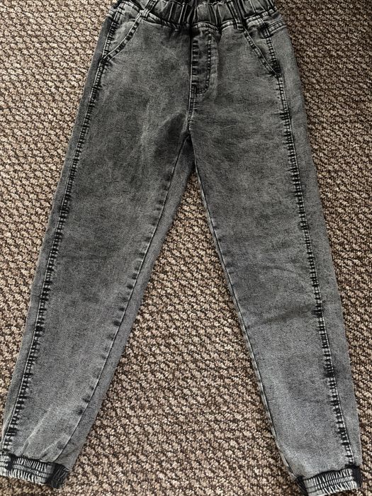 Жіночі джинси на резинці