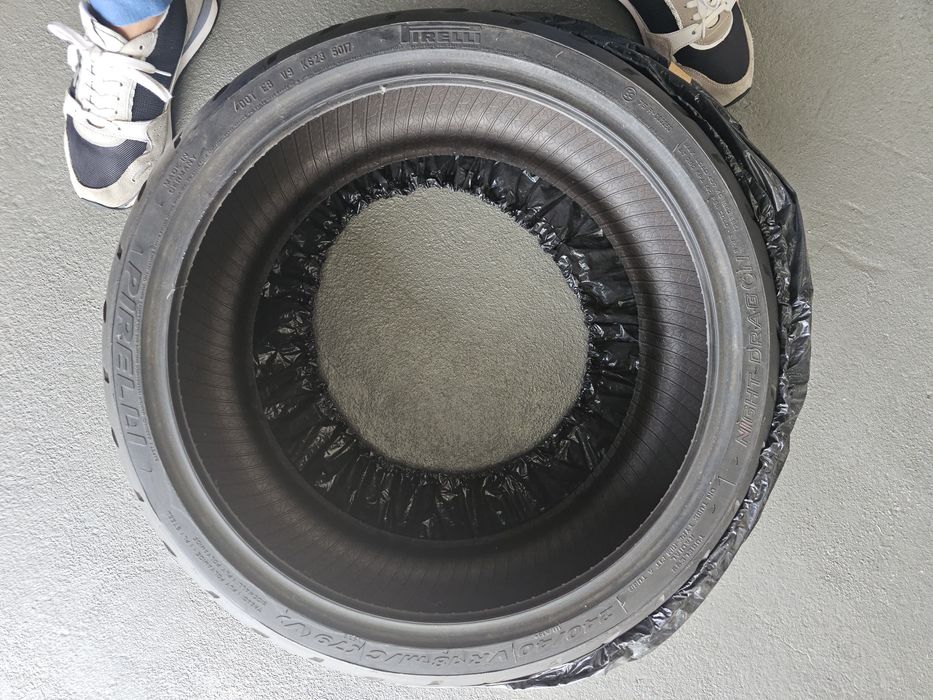 Pneu de mota 240/40VR18 Pirelli Night dragon