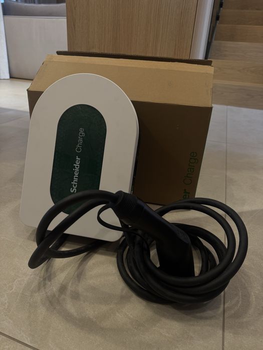 Зарядна станція для авто Schneider Charge Type 2