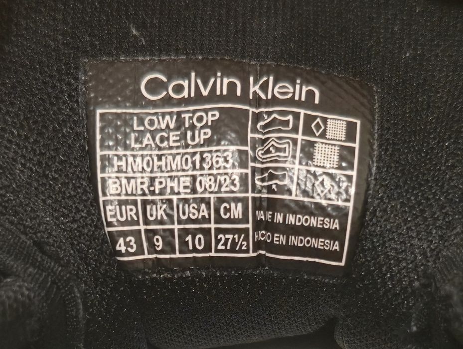 Продам кросівки Calvin