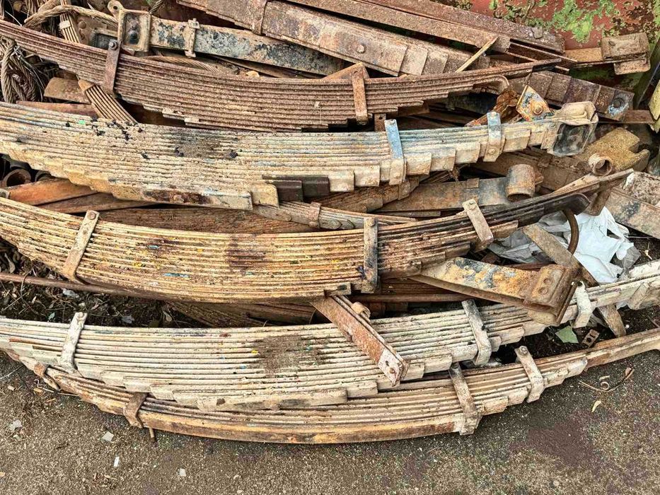 Продам АРМАТУРУ,трубу б/в , швелери б/в, решітки, лист, ворота, ресори