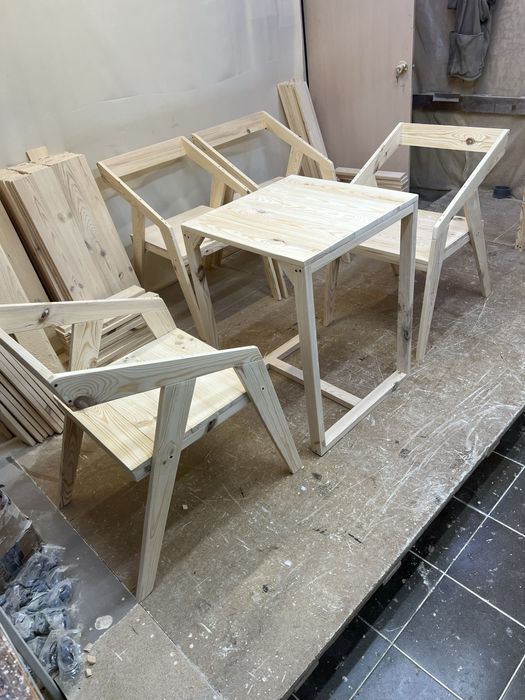 Стійки / барні стільці / стільниці з дерева