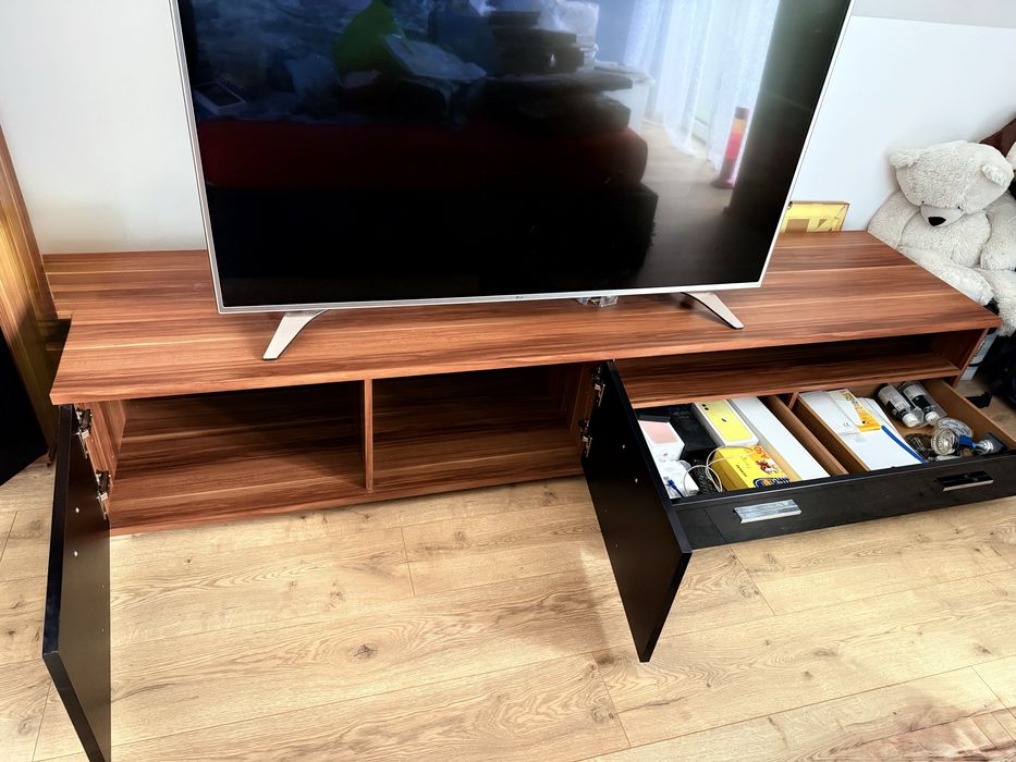 Meble do salonu salonowe komoda witryna szafka rtv stolik połysk solid