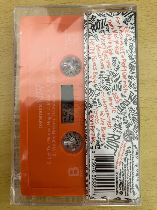 Paramore Riot! - Cassete k7