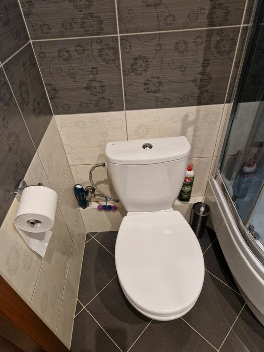 Kompakt WC ubikacja kibel kolo