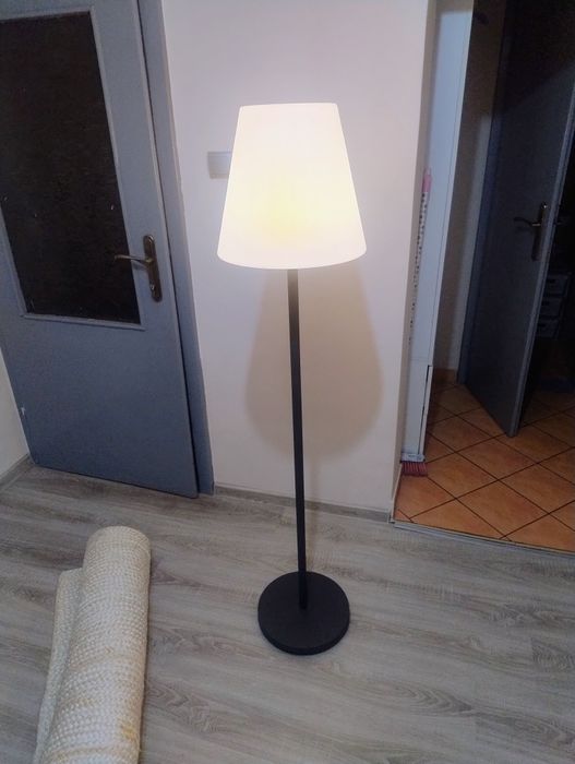 Lampa tarasowa LED
