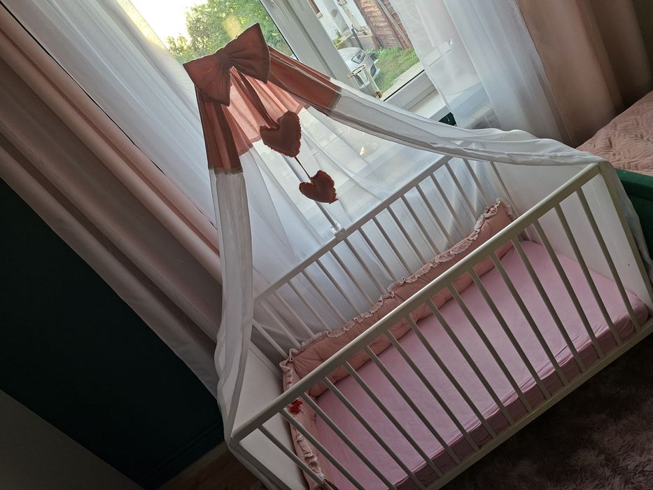 Łóżeczko dla dziewczynki sprzedam