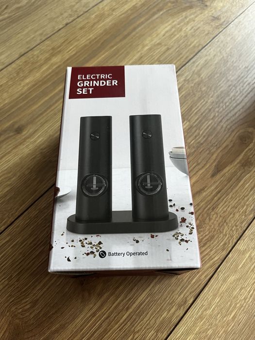 Elektryczny zestaw młynków do soli i pieprzu