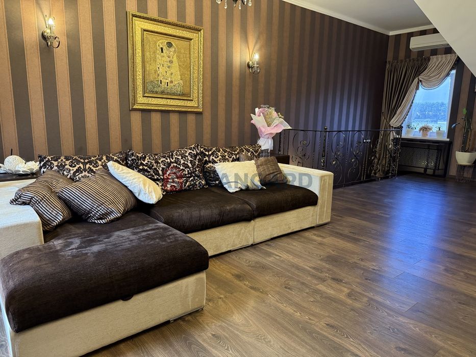 Таунхаус з ремонтом, Святопетрівське!!!