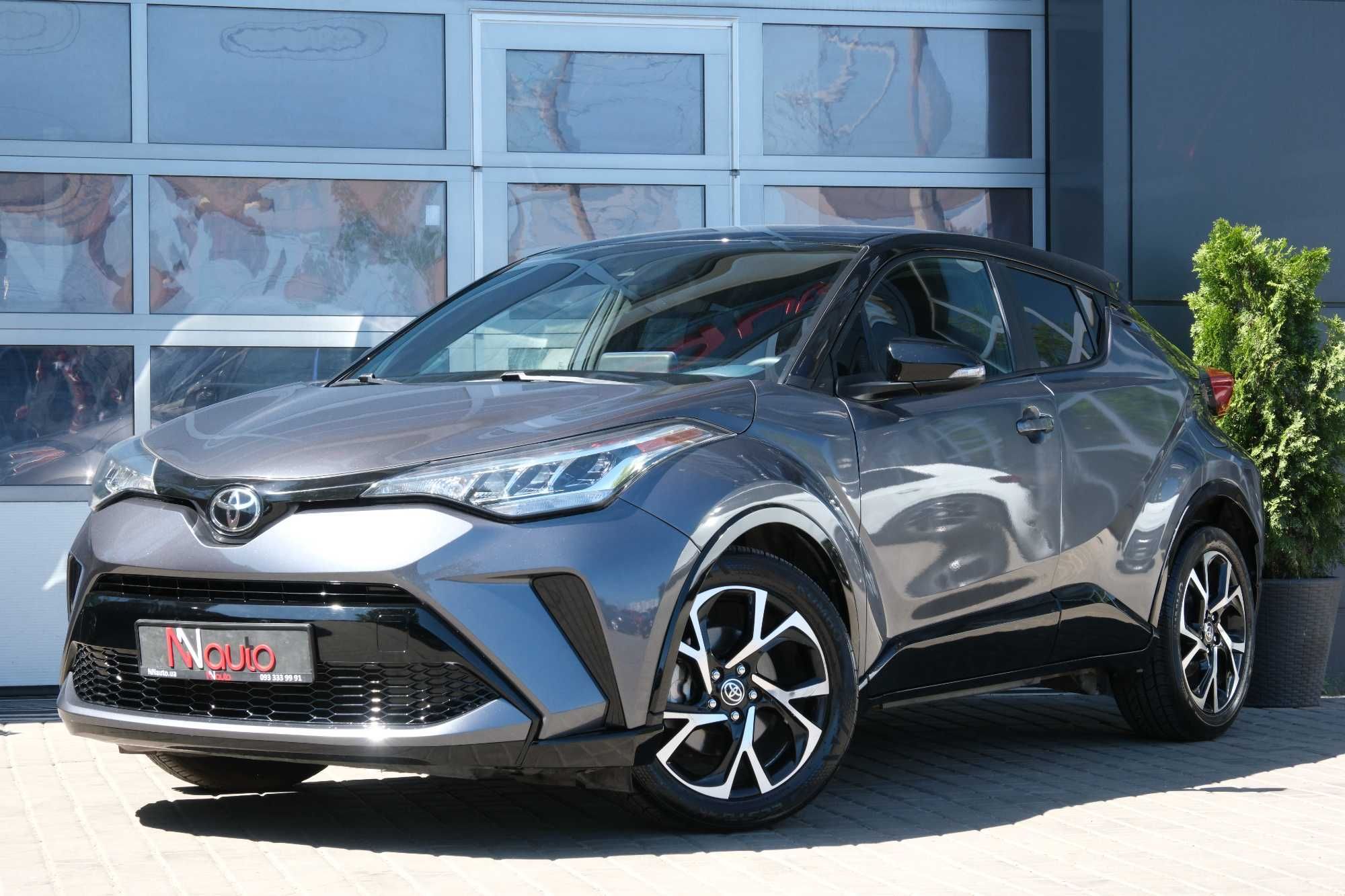 Toyota C-HR Автомобиль