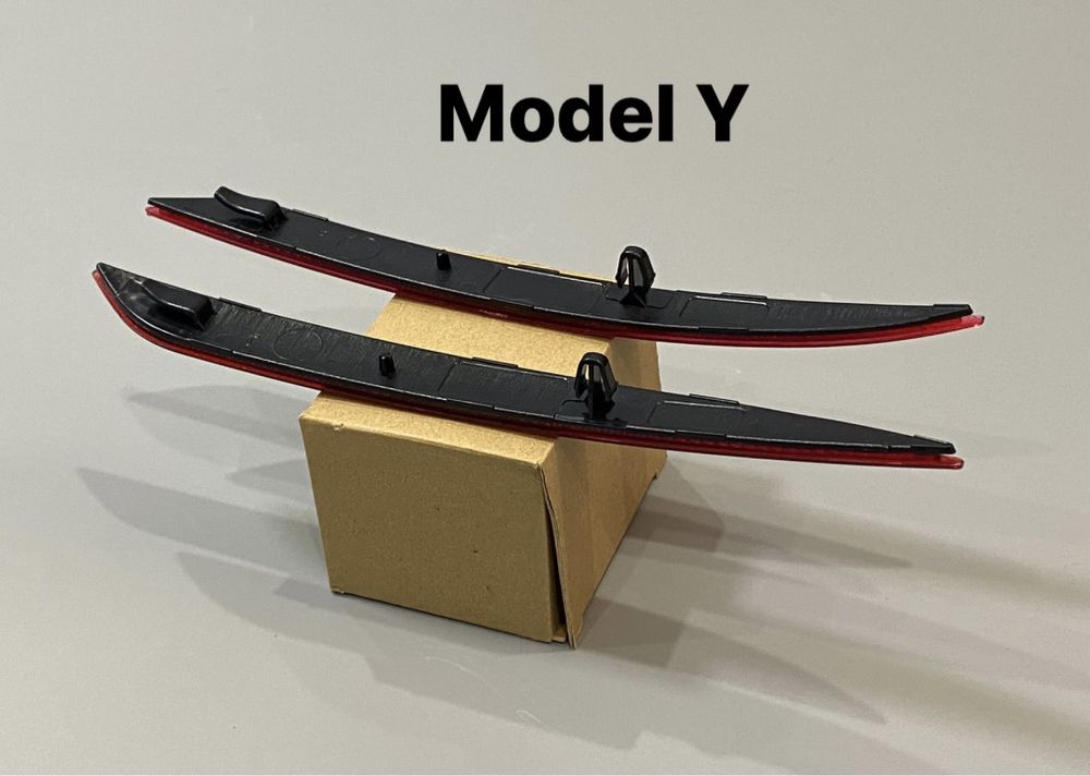 Катафот (L+R) TSLA Model 3/Y отражатель, заднього бамперу