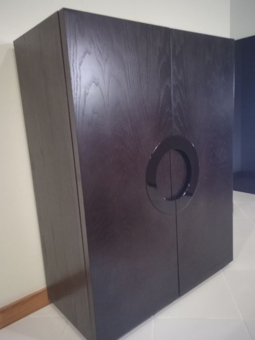 Móvel estilo garrafeira