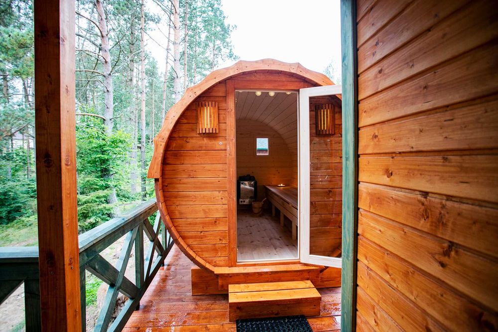 Domek RYSIÓWKA w lesie KASZUBY prywatny BASEN sauna BANIA zapraszamy