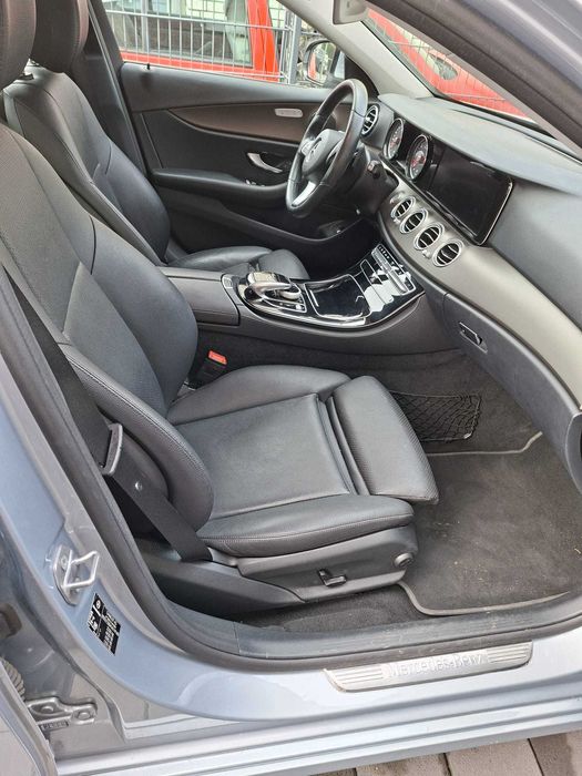 Mercedes E 220 Diesel Exclusive Automático