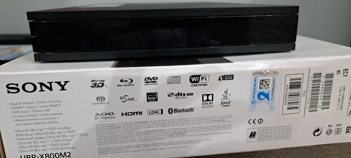 Sprzedam Blu-Ray 4K HDR ultra  HD UBP-X800M2 +4 filmy Blu-Ray