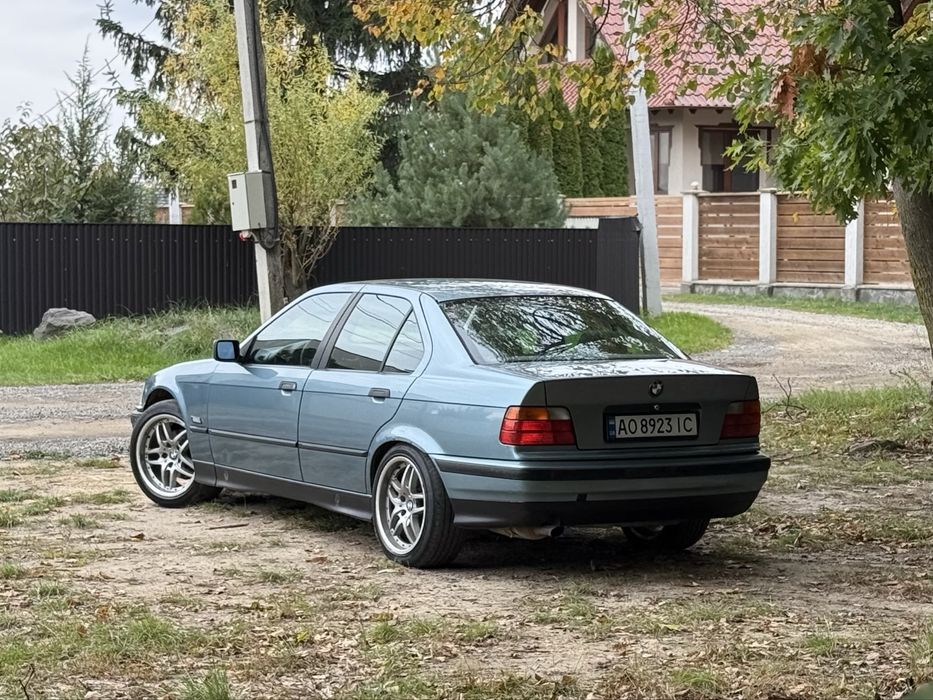 Продам BMW e36 320i