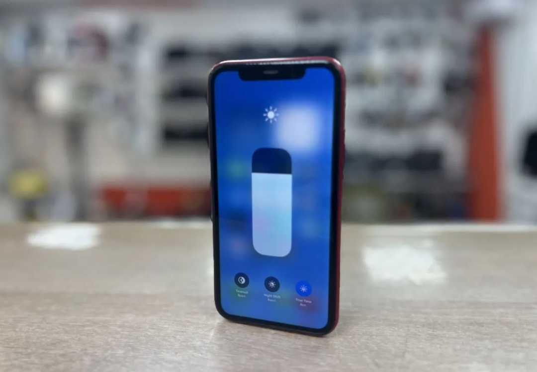 Червоний iPhone 11 64 ГБ (Red)  айфон