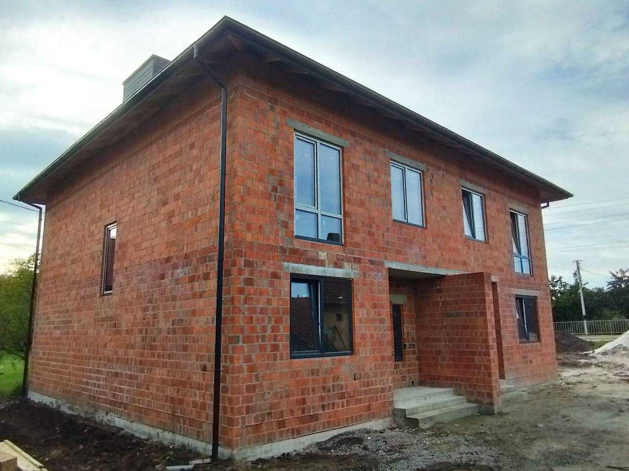 Продаж котеджу у передмісті Львова з усіма комунікаціями