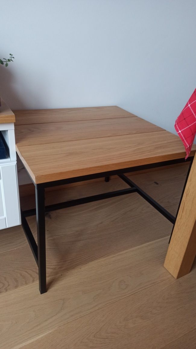 Stolik kawowy drewniany Dokkedal 60x60