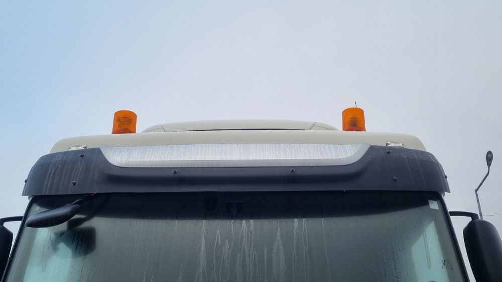 Blenda  Osłona przeciwsłoneczna DAF XF Space Cab 2017