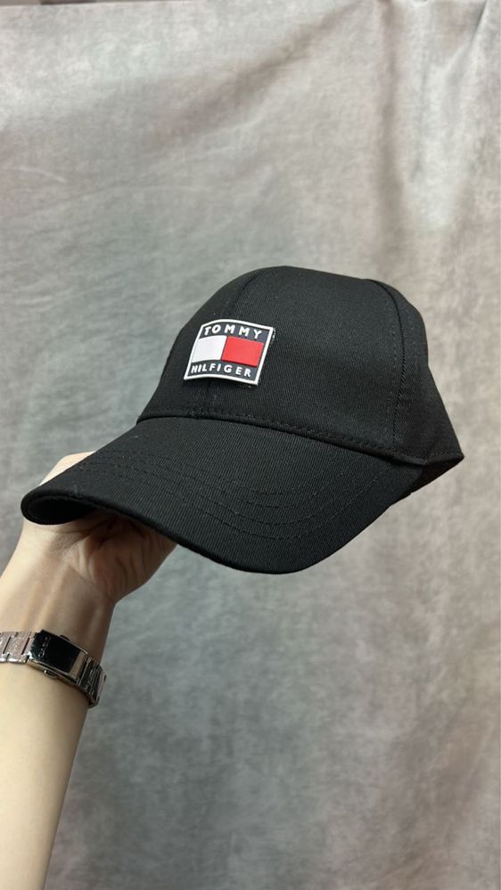 КЕПКА TOMMY HILFIGER черная Универсаная модель Унисекс кепка Томми хит