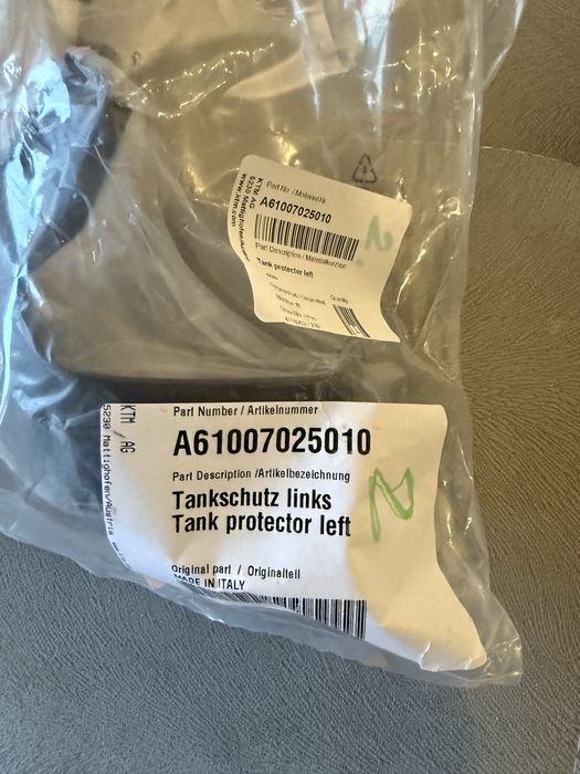 nowa osłona owiewka zbornika baku ktm 890 adventure