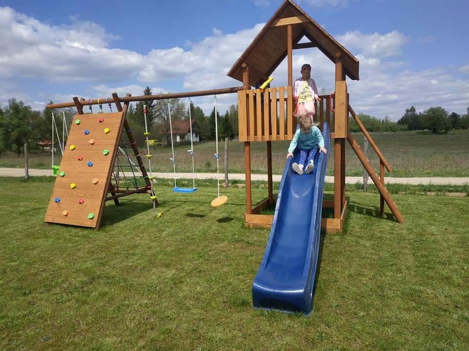 Domki letniskowe Wejsuny. Noclegi nad jeziorem. Wakacje 2025 r.
