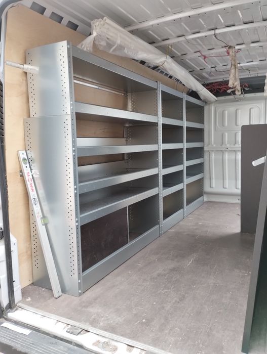 Zabudowa warsztatowa, regały serwisowe, metalowe - regulowane.