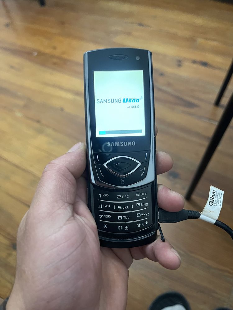 Мобильный телефон Samsung S5530