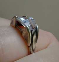 Srebrny pierścionek z kryształem