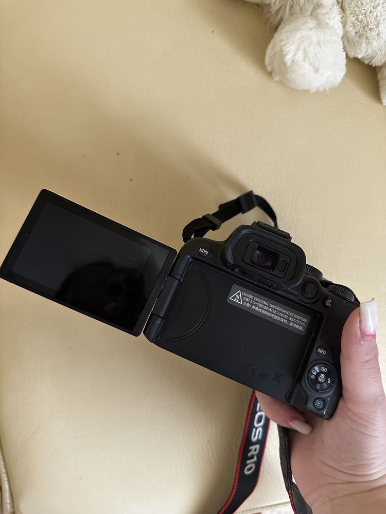 Canon EOS R10.