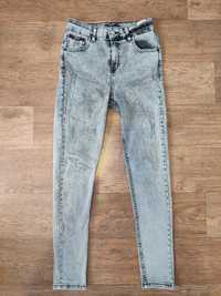 Жіночі джинси  розмір L 30