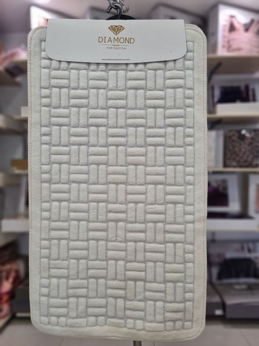 Продам комплект/2шт./ковриков для ванной комнаты.Турция.