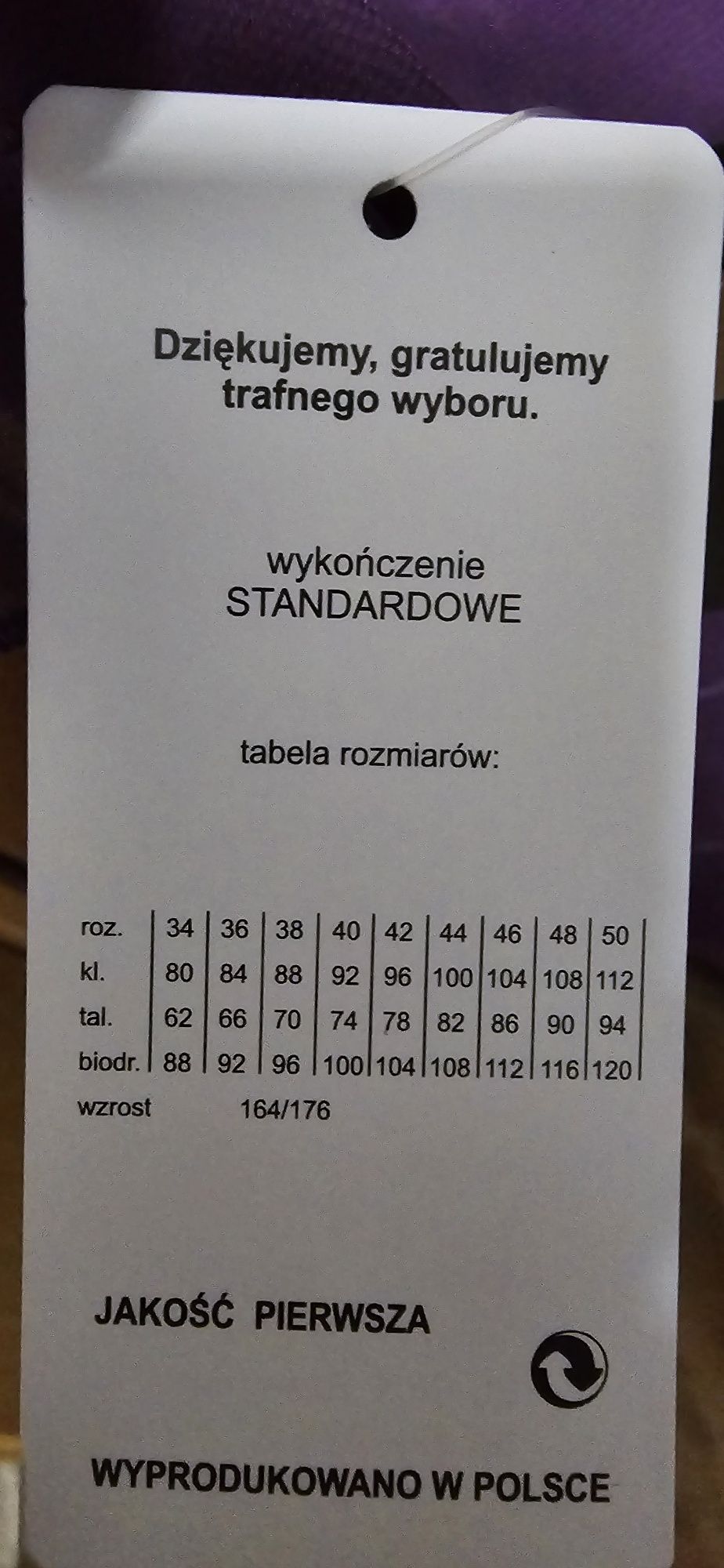 Świetna Sukienka Z Zakładkami -- W Kolorze Fioletowym -- Roz. XL/42/14