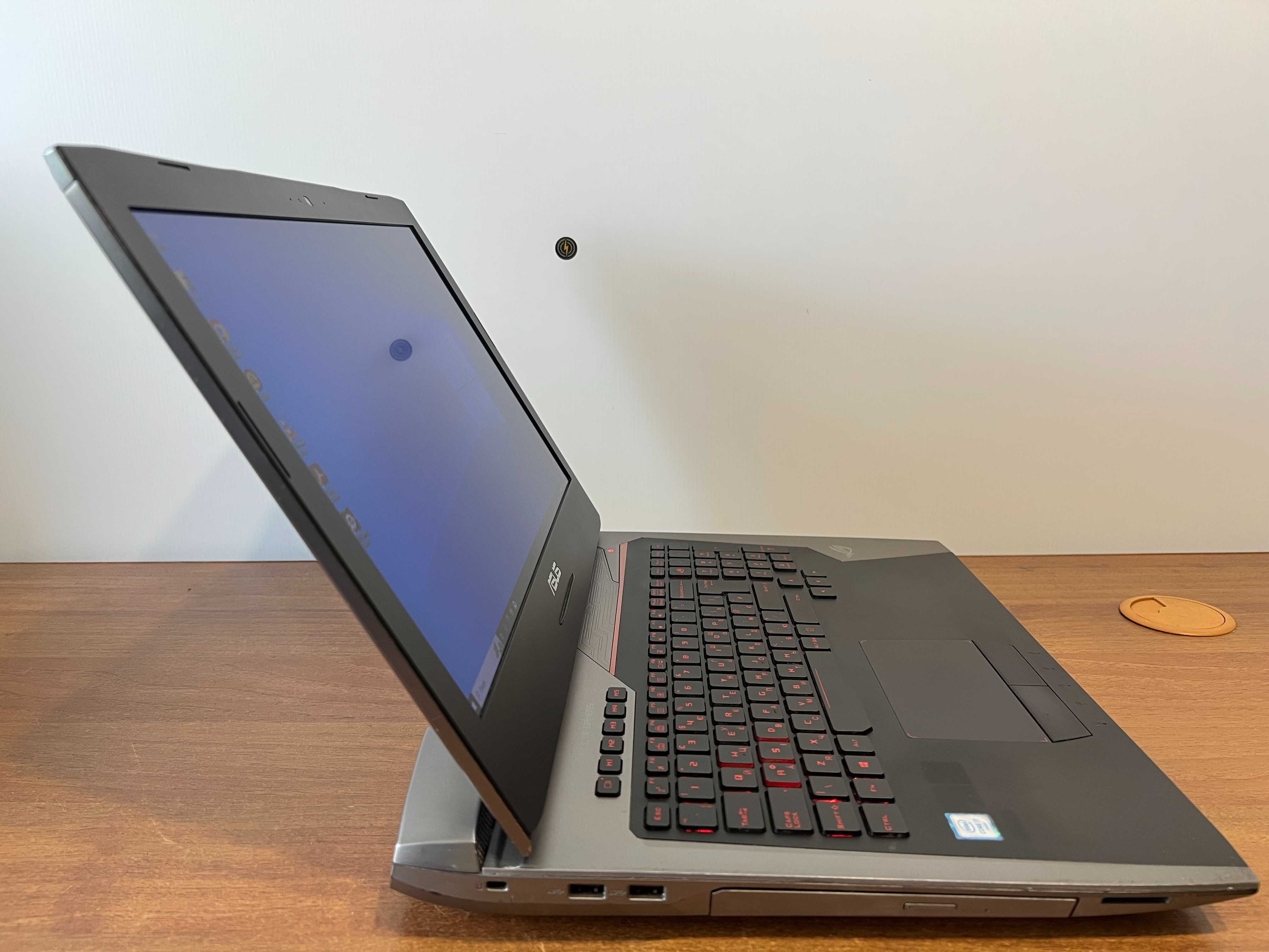 Asus ROG G752VS. Intel Core i7, GeForce GTX 1070, Ram 16Gb, SSD 512Gb