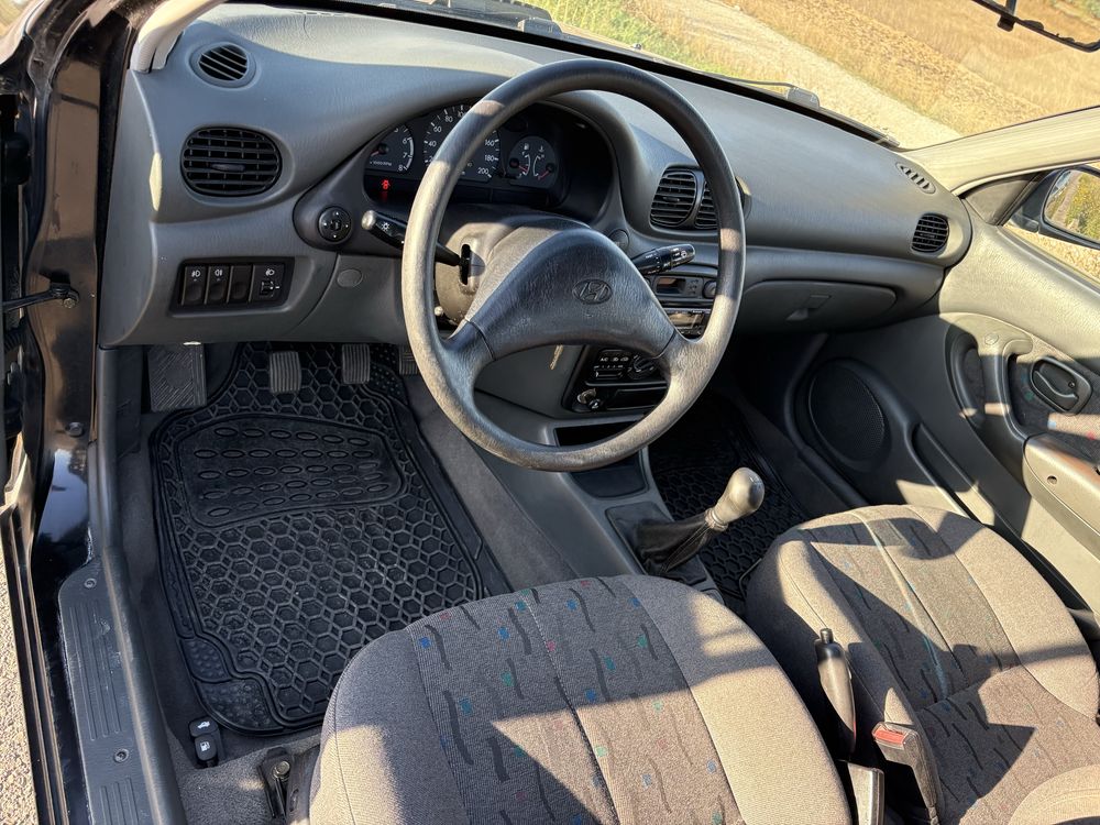 Hyundai accent 1.3 ( consome agua)