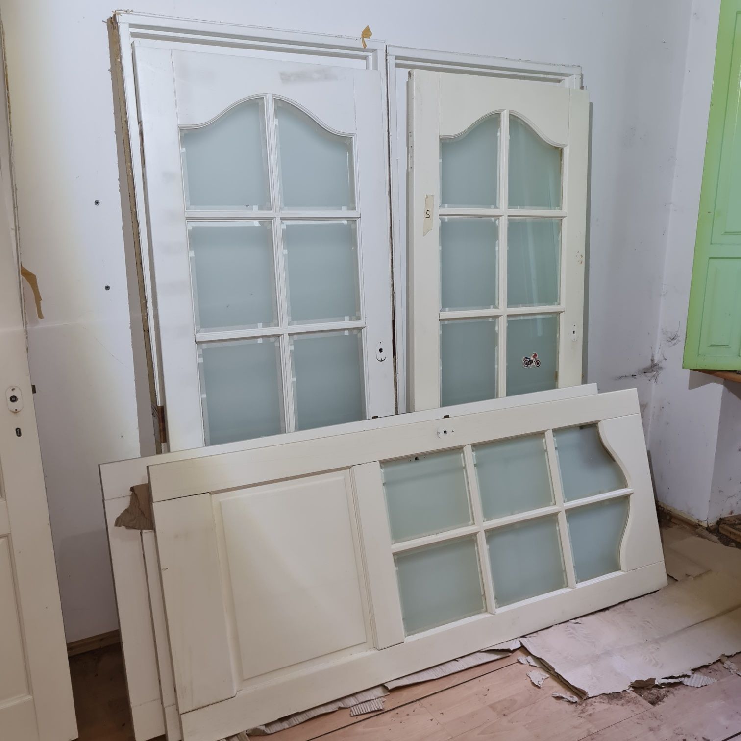 OKAZJA 4 mahoniowe drzwi przeszklone 84x200 2 framugi zabytek
4 szt, w