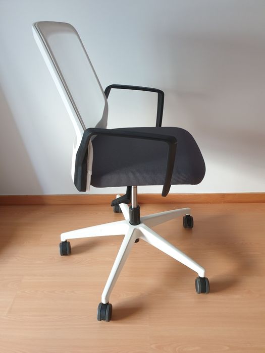 Cadeira de escritório ergonómica